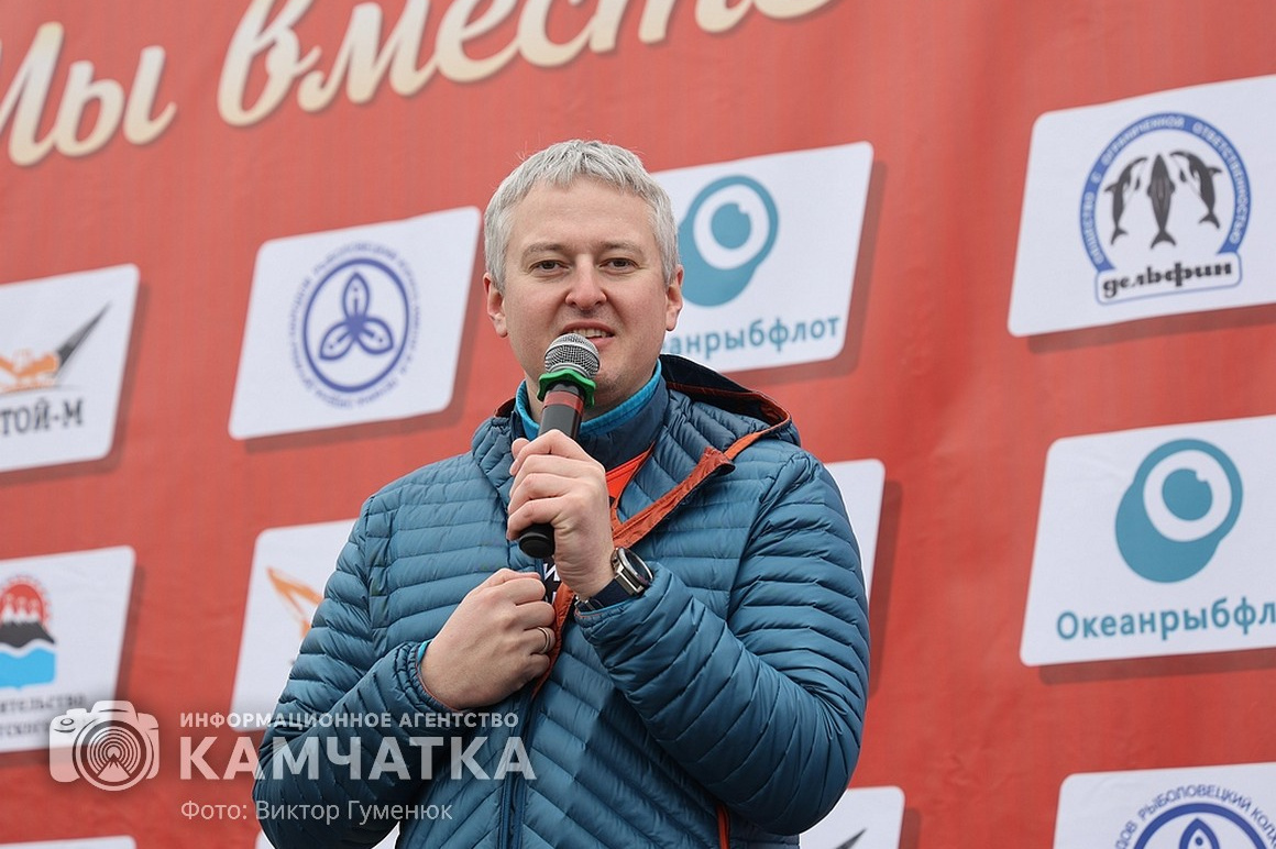 Спортсмены из 36 регионов России участвовали в Авачинском марафоне. Фоторепортаж. фото: Виктор Гуменюк. Фотография 77