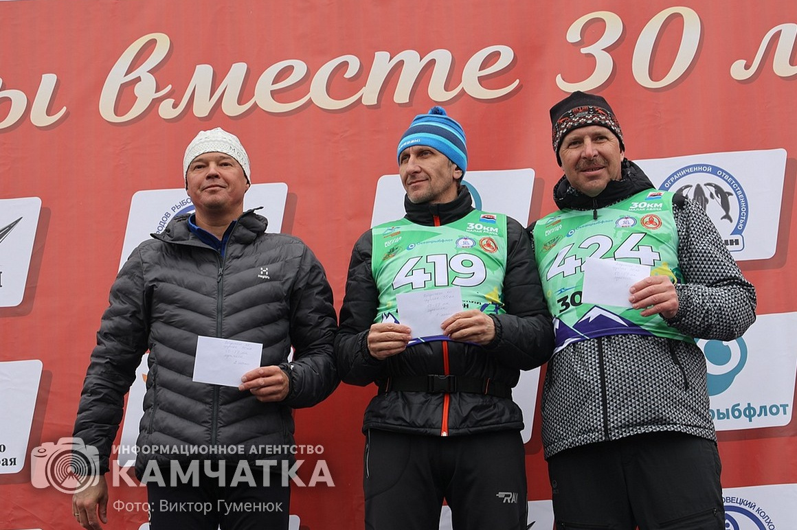 Спортсмены из 36 регионов России участвовали в Авачинском марафоне. Фоторепортаж. фото: Виктор Гуменюк. Фотография 91