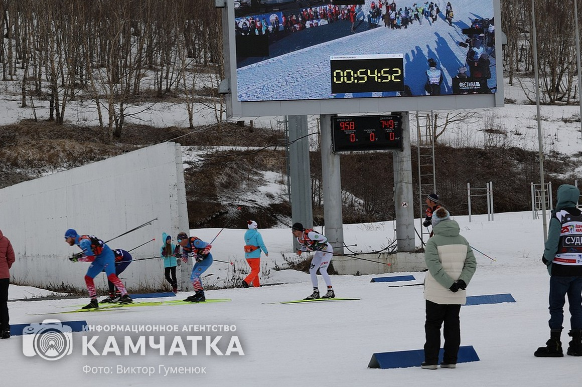 Спортсмены из 36 регионов России участвовали в Авачинском марафоне. Фоторепортаж. фото: Виктор Гуменюк. Фотография 4