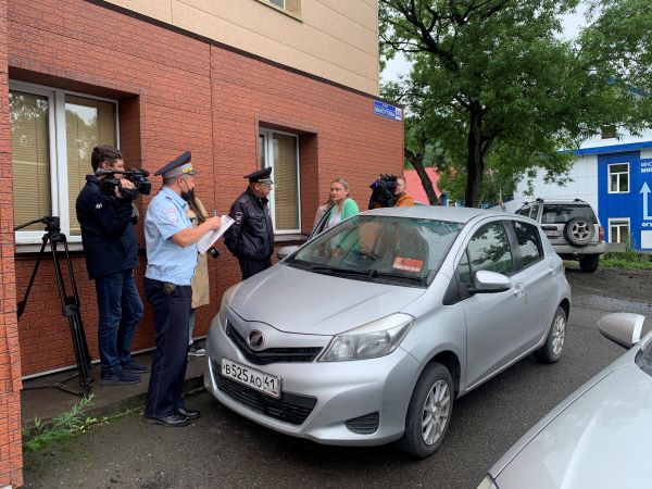 В Петропавловске массово оштрафовали любителей парковаться на тратуаре. Фото: ОНФ. Фотография 2