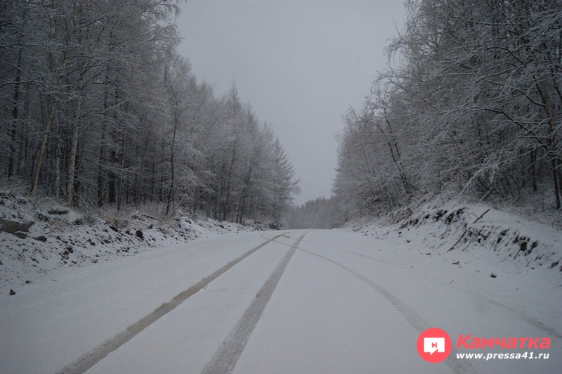 Дорогу на востоке Камчатки закрыли из-за циклона. Фото: ИА «Камчатка»/архив