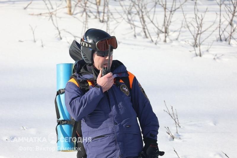 Живыми нашли троих пропавших снегоходчиков на Камчатке. пресс-служба ГУ МЧС по Камчатскому краю