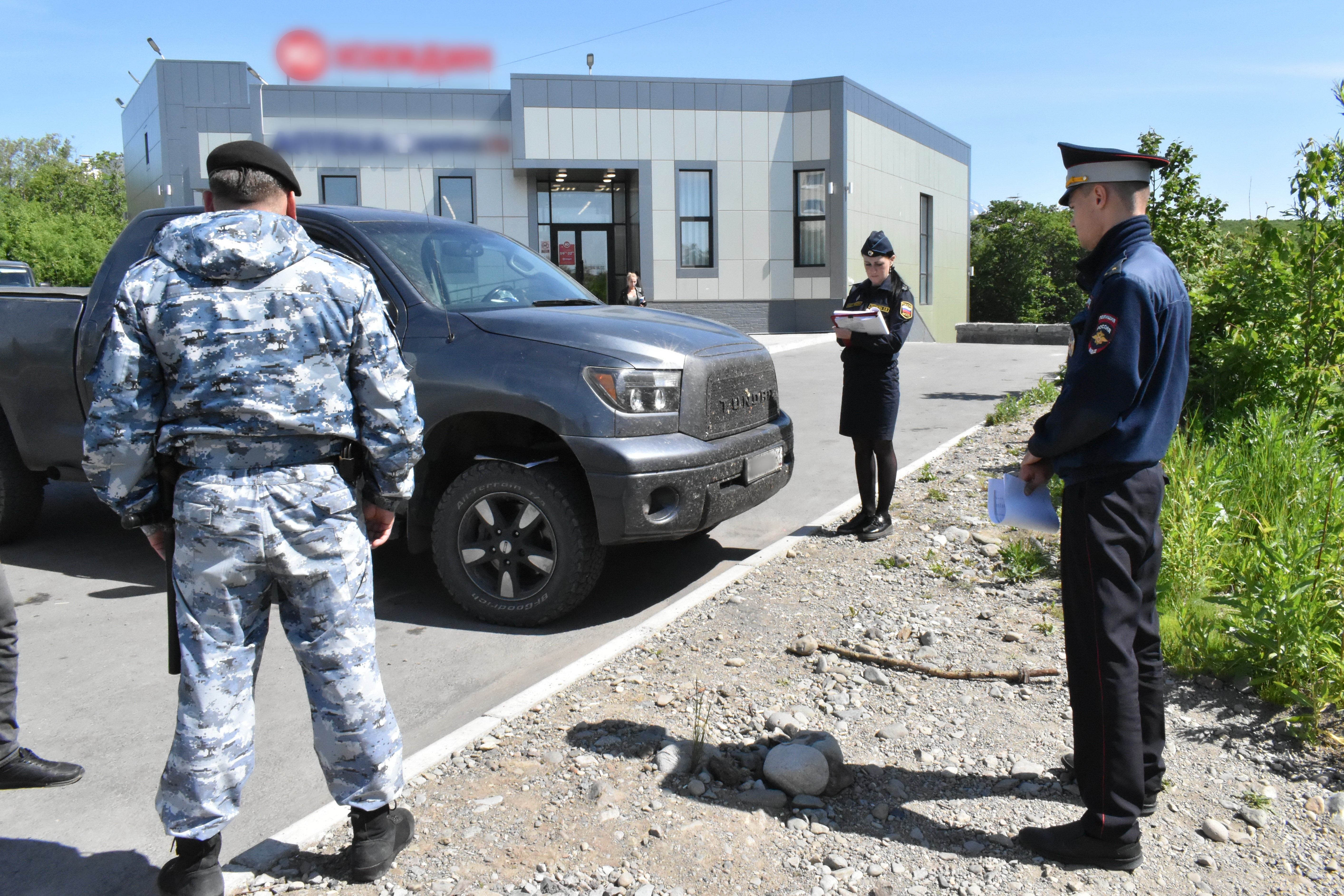 Четыре автомобиля должников арестовали приставы за один день в столице  Камчатки – ИА Камчатка