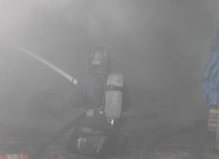 Пожар, в котором пострадали жительница Петропавловска с ребёнком, произошёл из-за взрыва. Фото: пресс-служба ГУ МЧС России по Камчатскому краю