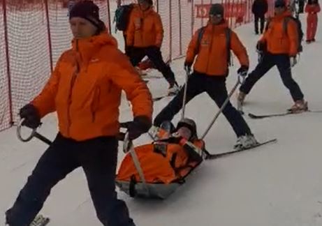 Горнолыжница получила травму во время чемпионата России на Камчатке. Фото и видео: КГКУ «ЦОД»