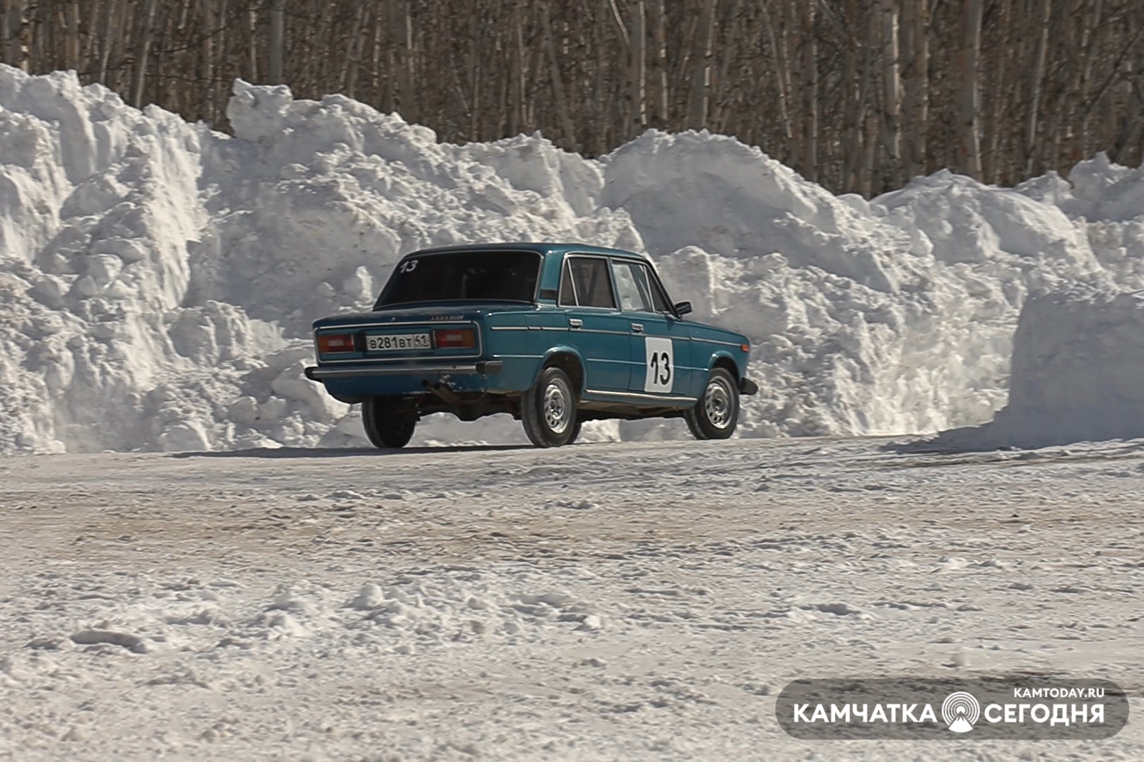 Ледовые гонки на отечественных авто прошли на Камчатке – ИА Камчатка