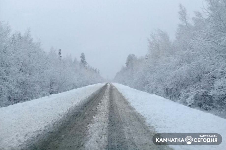 Дорогу на востоке Камчатки открыли после метели. Фото: Евгения Пылёва / ИА «Камчатка»