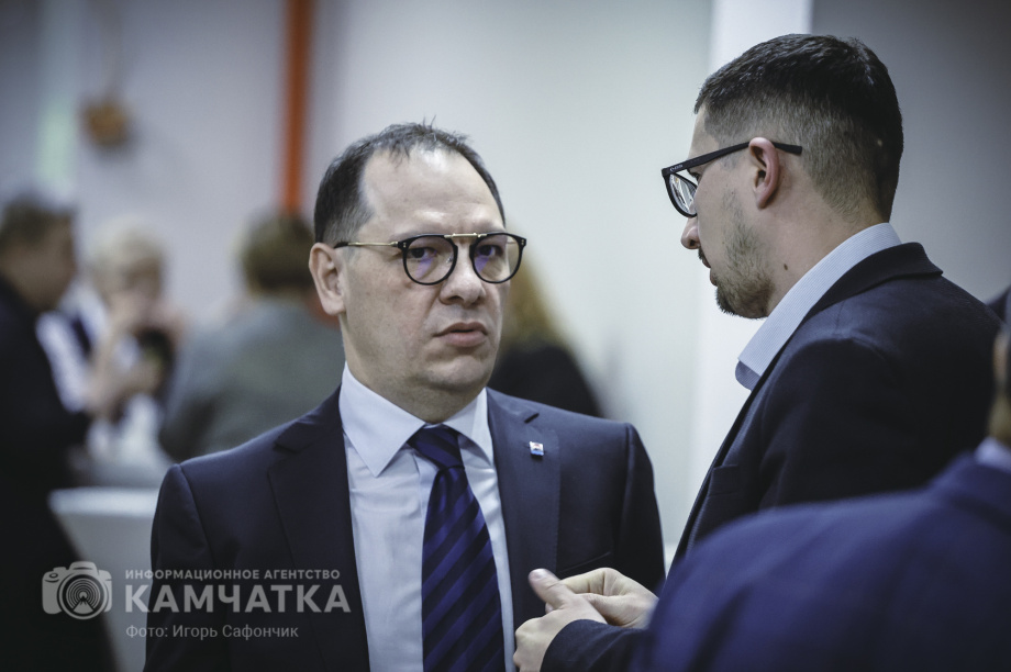 Губернатор Камчатского края Владимир Солодов огласит послание органам власти субъекта (фоторепортаж). Фото: «Камчатка Сегодня» / Игорь Сафончик. Фотография 14