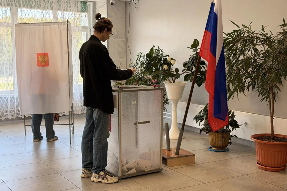 Более 1600 впервые голосующих избирателей пришли на участки на Камчатке. 