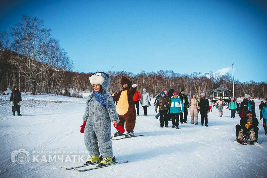 Горнолыжники устроили карнавальный заезд на «Морозке» в Елизово. Фото: ИА «Камчатка». Фотография 28
