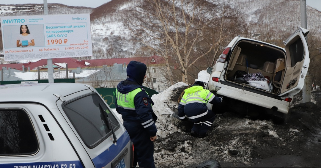 Прадо петропавловск камчатский. Авария на 20 км Петропавловск-Камчатский Елизово. Новости Камчатки сегодня последние свежие. Новости Камчатки сегодня последние свежие события. Петропавловск-Камчатский происшествия сегодня.