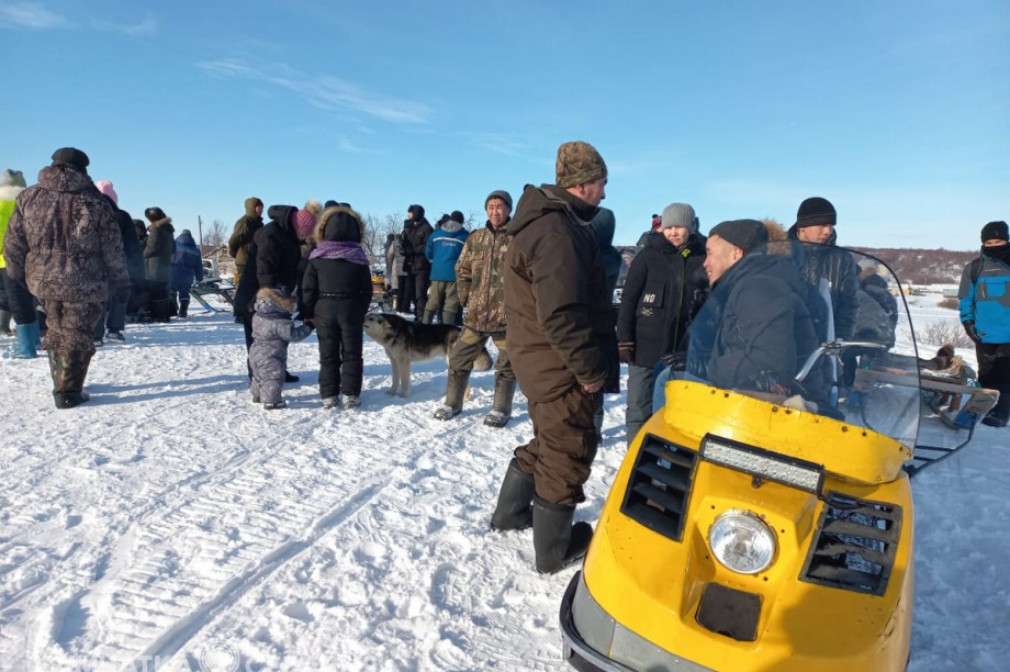 Жители села Седанка проводили своих земляков, вызвавшихся добровольцами на СВО. Фоторепортаж. фото: Светлана Захарова. Фотография 19