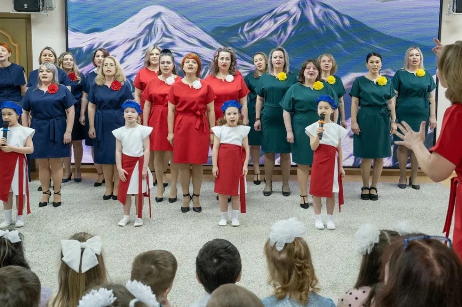 Семейный фестиваль с гала-концертом и подарками для всех прошел на Камчатке. Фото организаторов. Фотография 3