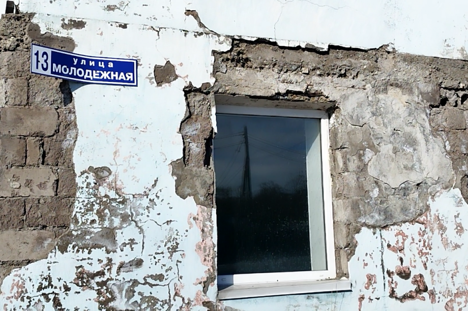Жильцы аварийного дома на Камчатке боятся проснуться под завалами. Фото: ОНФ Камчатки