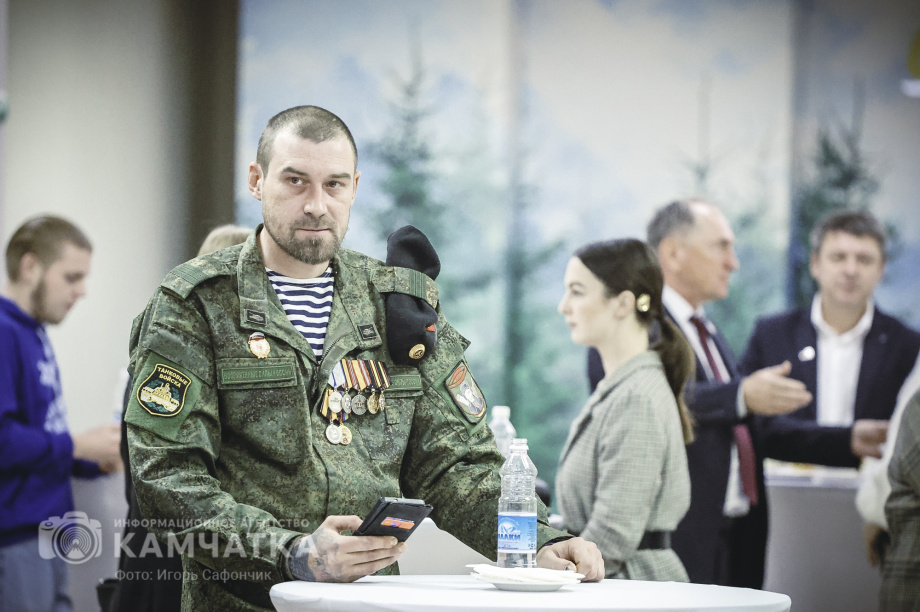 Губернатор Камчатского края Владимир Солодов огласит послание органам власти субъекта (фоторепортаж). Фото: «Камчатка Сегодня» / Игорь Сафончик. Фотография 6