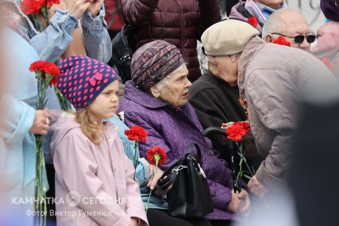 Торжественный митинг «Помним и гордимся» прошел в Елизове. Фоторепортаж. фото: Виктор Гуменюк. Фотография 37
