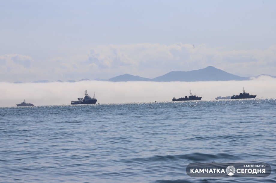 Авачинская бухта в преддверии Дня ВМФ. Фото: Виктор Гуменюк / информационное агентство "Камчатка". Фотография 4