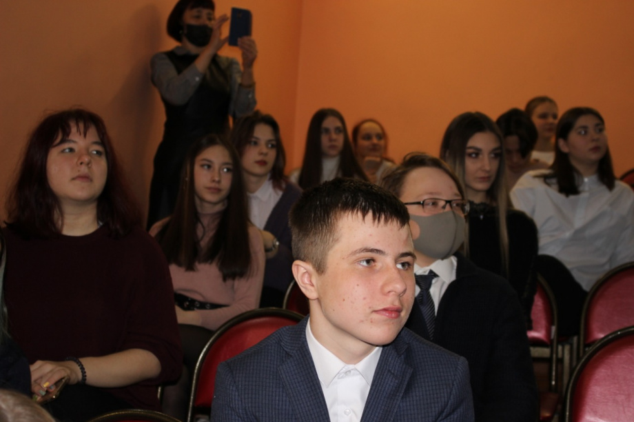 «Урок цифры» прошёл в школе № 33 Петропавловска. Фото: kamgov.ru. Фотография 2