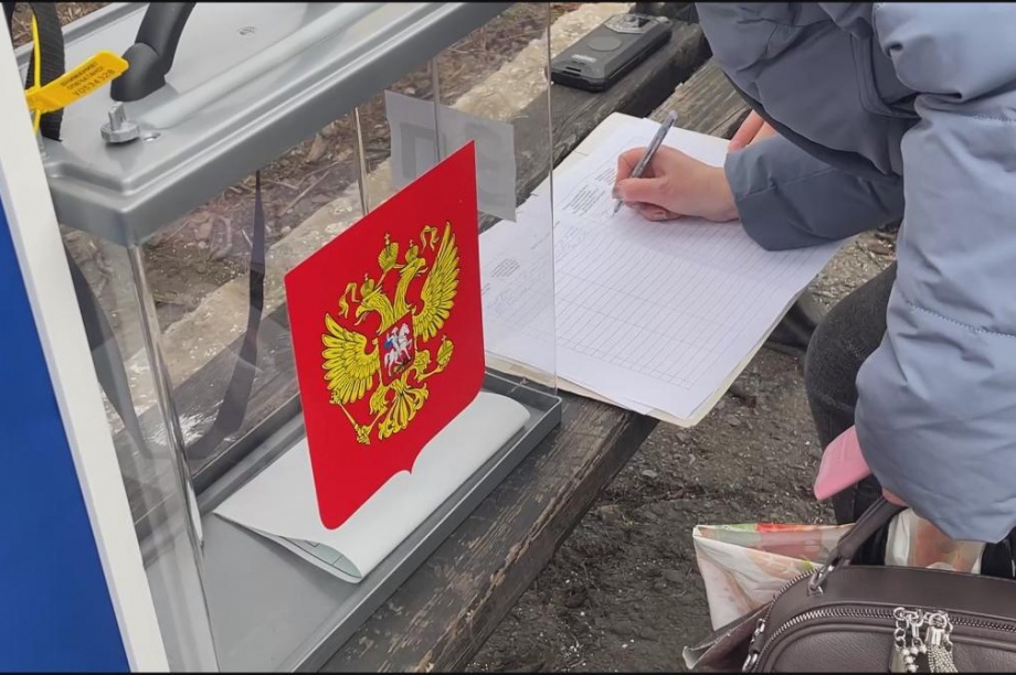 Жители подшефных Камчатке территорий голосуют на президентских выборах. Фото: kamgov.ru