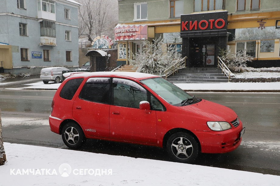 Первый снег выпал в столице Камчатки. Фоторепортаж. Фото: Виктор Гуменюк\ИА "Камчатка". Фотография 20