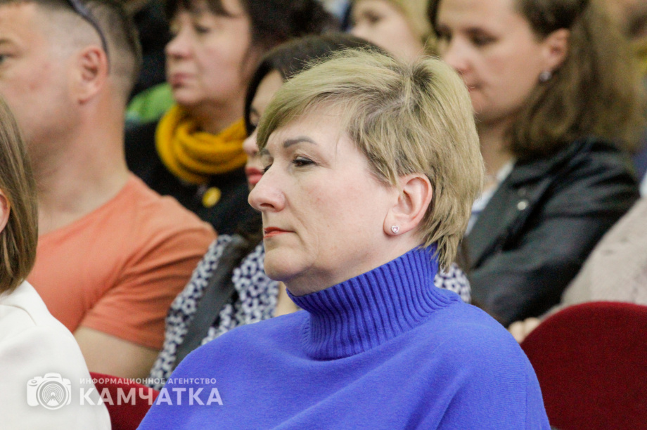 Встреча губернатора с горожанами - обратная связь и конструктивный диалог. Фото ИА «Камчатка»\ Игорь Сафончик. Фотография 5