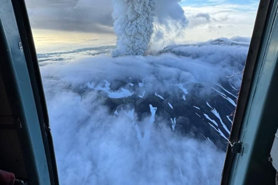 Землетрясение на Камчатке активизировало извержения вулканов . Фото: Артем Шелдовицкий. Фотография 3