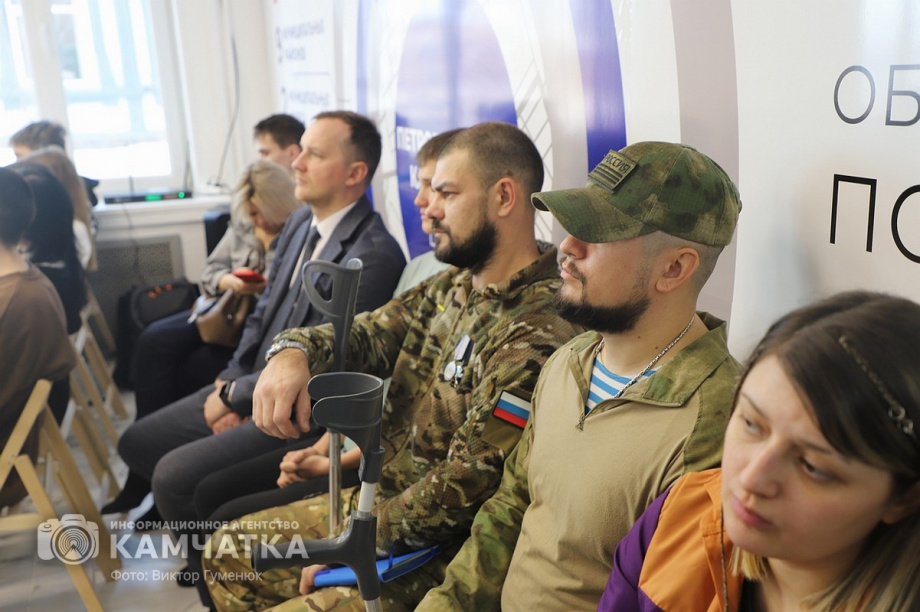 Штаб общественной поддержки открыт в краевой столице Камчатки. Фото:Виктор Гуменюк. Фотография 73