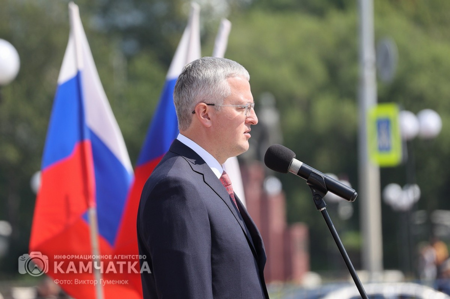 Триколор на главной площади Петропавловска-Камчатского - главный герой и триумфатор  . Фото: ИА «Камчатка» \ Виктор Гуменюк. Фотография 31