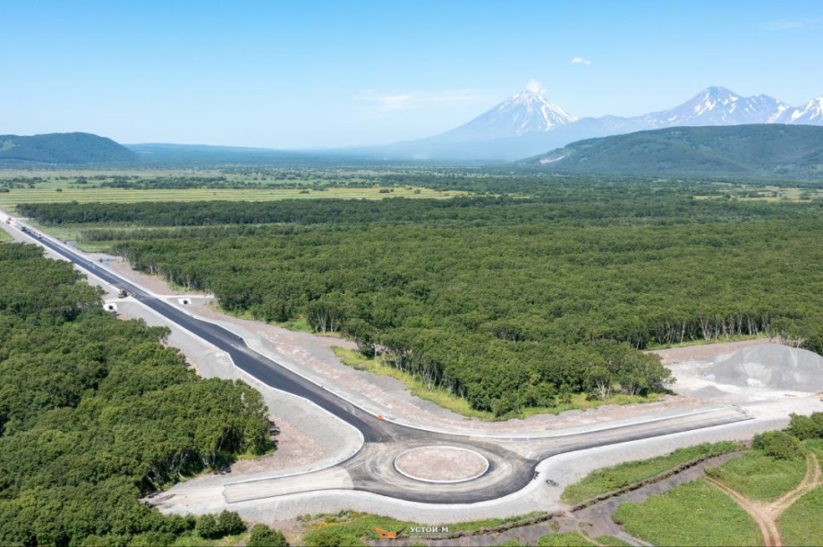 Самую долгожданную дорогу асфальтируют на Камчатке. Фото: Устой-М. Фотография 1