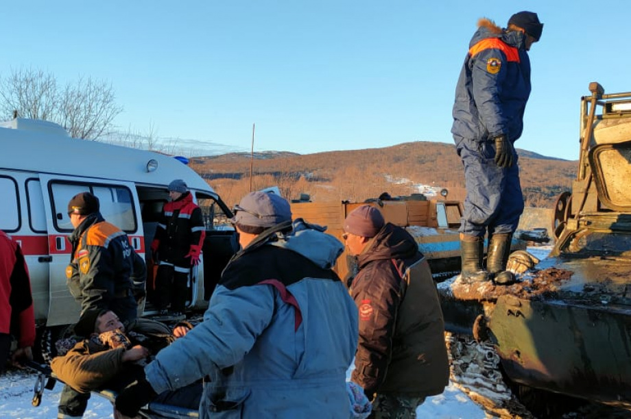 Пропавший вездеход с пассажирами обнаружили спасатели на севере Камчатки. . Фотография 9