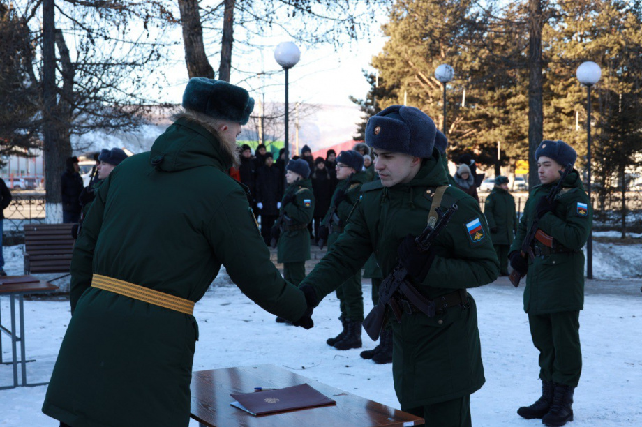 Молодые солдаты Космических войск России приняли присягу. Фото: Администрация ЕМР. Фотография 7