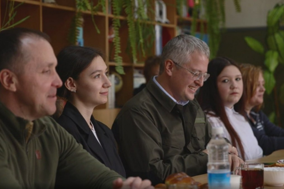 Экзамен для главы Камчатки устроили школьники из села Тиличики. Фото: kamgov.ru. Фотография 1