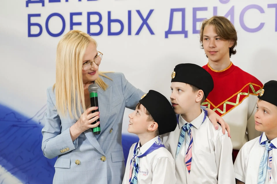 «Служить России — самое большое призвание»: Ирина Яровая встретилась с ветеранами СВО в Центре «ВОИН». . Фотография 5
