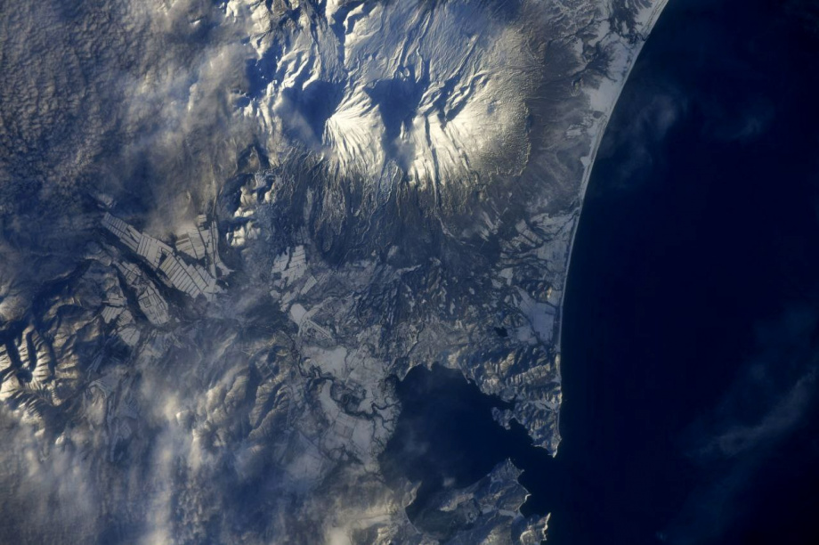 Камчатские вулканы: новые ракурсы с МКС. Фото: телеграм-канал Ивана Вагнера. Фотография 2