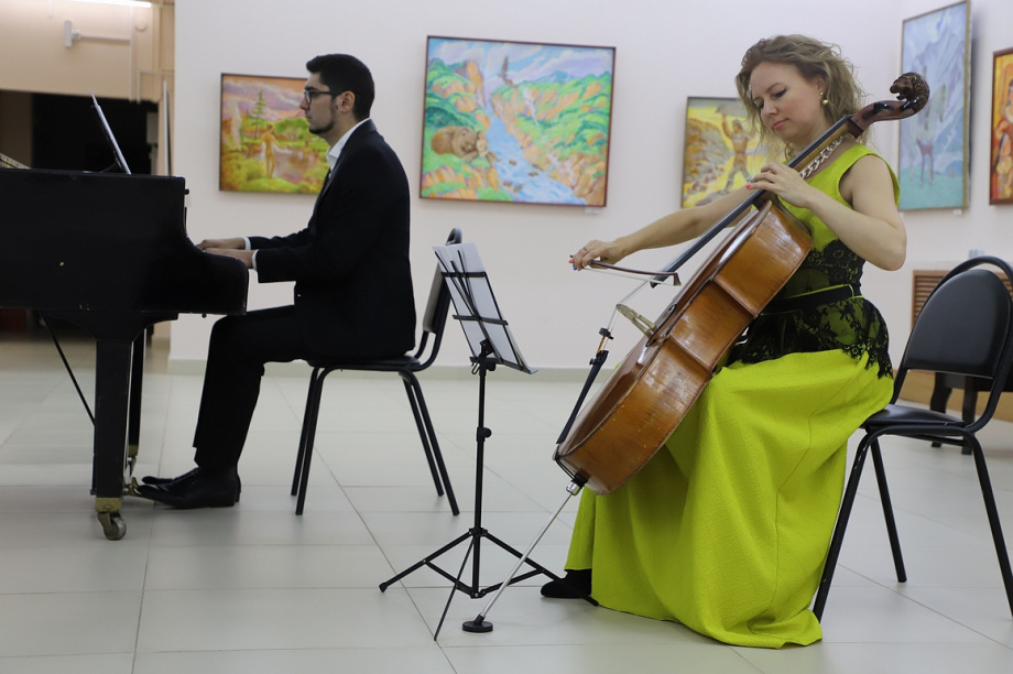 Персональная выставка Камчатского художника Юрия Захарова. Фоторепортаж. Фото: Виктор Гуменюк\ИА "Камчатка". Фотография 34