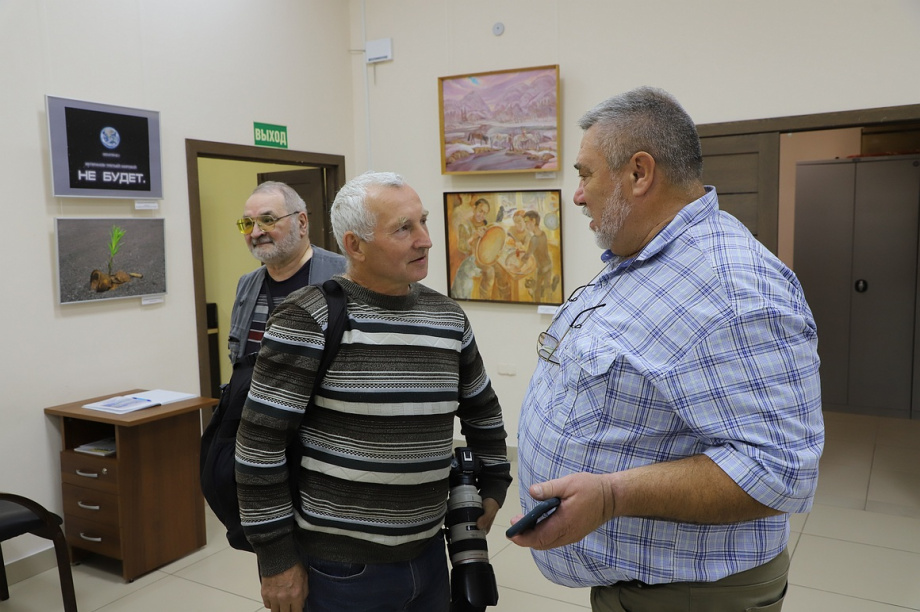 Выставка "А жизнь продолжается" открылась в художественном музее на Камчатке. Фоторепортаж. Фото: В. Гуменюк. Фотография 24