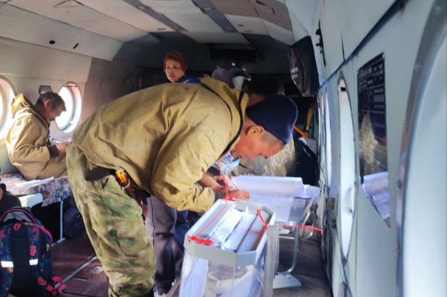 Более 2700 жителей Камчатки уже проголосовали досрочно на выборах губернатора. . Фотография 4