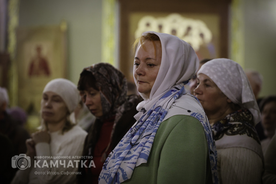 Рождественская служба в соборе Святой Троицы на Камчатке (фоторепортаж). Фото: «Камчатка Сегодня» \ Игорь Сафончик. Фотография 35