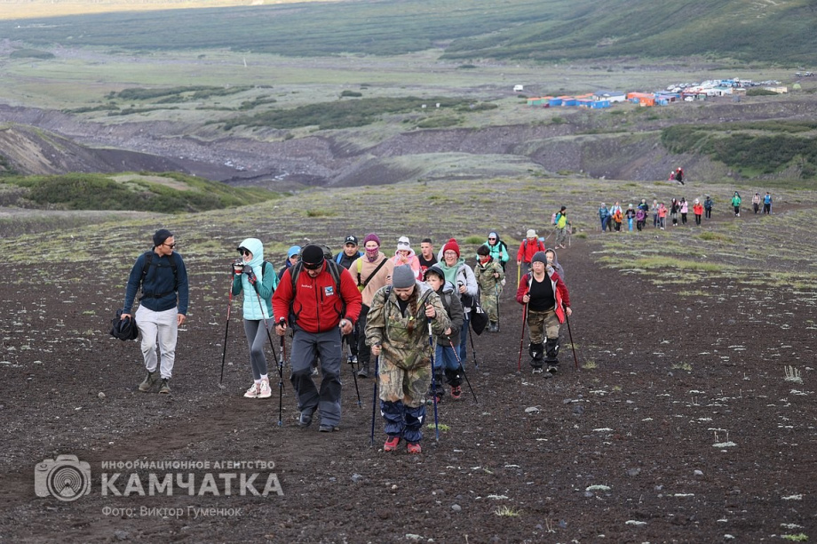 День вулкана на Камчатке собрал почти 2000 восходителей. фото: Виктор Гуменюк. Фотография 48