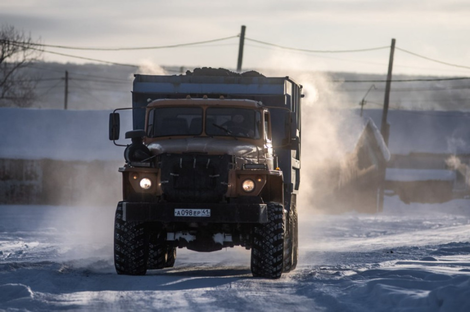 На Камчатке начался завоз топлива по зимникам. Фото предоставлено ПАО «Камчатскэнерго»