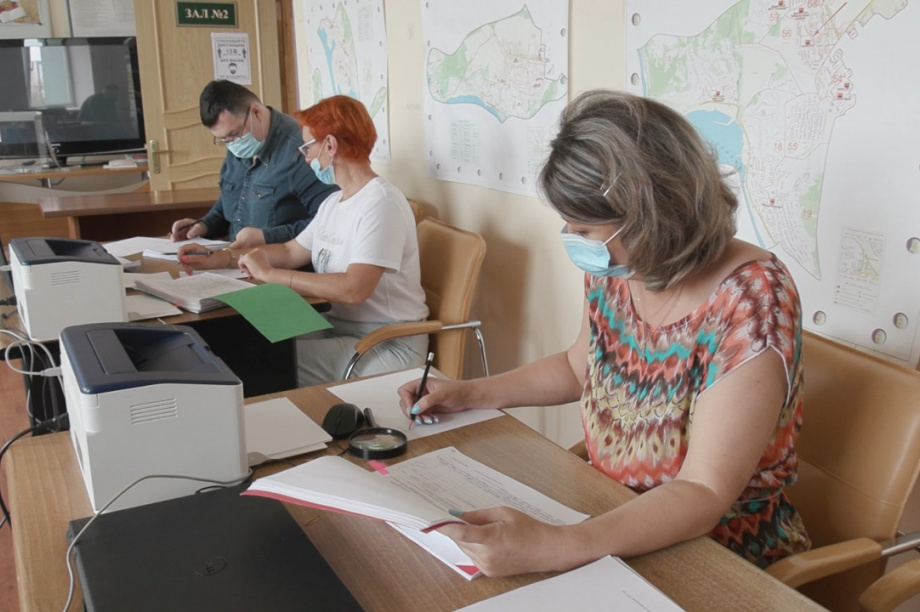 На Камчатке началась проверка подписей, собранных кандидатами в депутаты Законодательного собрания края. . Фотография 3
