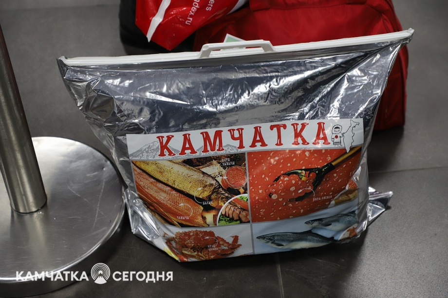 Эксперимент по ограничению провоза икры стартовал на Камчатке. Фоторепортаж. Фото: Виктор Гуменюк\ИА "Камчатка". Фотография 12