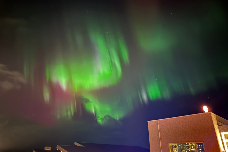 Северное сияние зафиксировано в Петропавловске-Камчатском. . Фотография 4