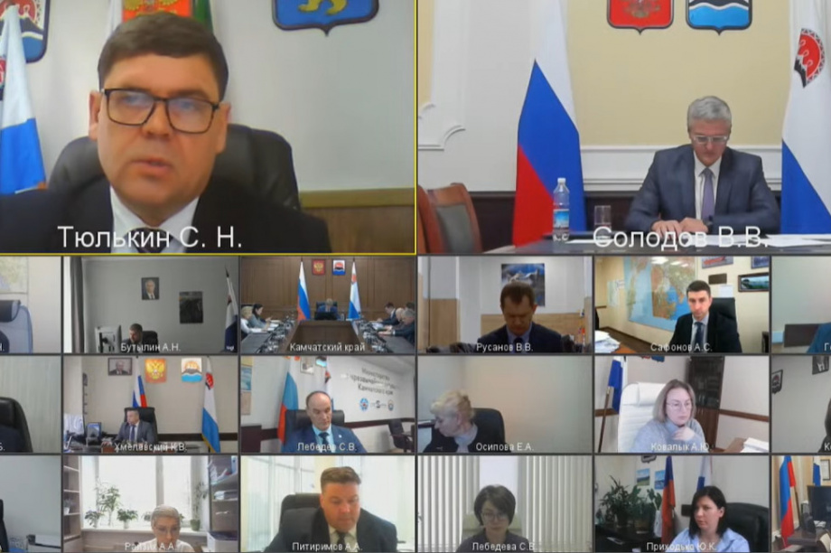Оперативное совещание правительства проводит губернатор Камчатки. Фото: kamgov.ru