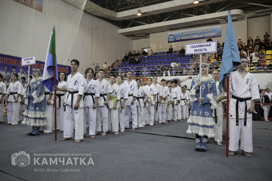 На Камчатке состоялся Чемпионат и первенство ДФО по каратэ-киокусинкай (фоторепортаж). Фото: «Камчатка Сегодня» \ Игорь Сафончик. Фотография 27