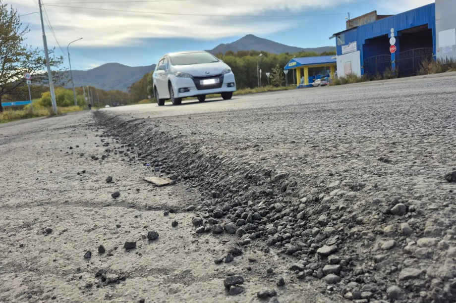 В Вилючинске продолжается ремонт дороги от кольца до поста ГАИ-ВАИ. Фото: Администрация Вилючинского ГО. Фотография 3