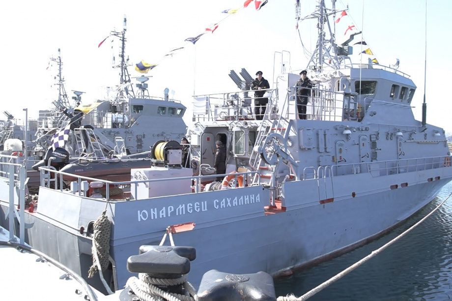 Над новым кораблём Тихоокеанского флота подняли Андреевский флаг. Фото: Алексей Кузьмин / ИА «Камчатка». Фотография 2
