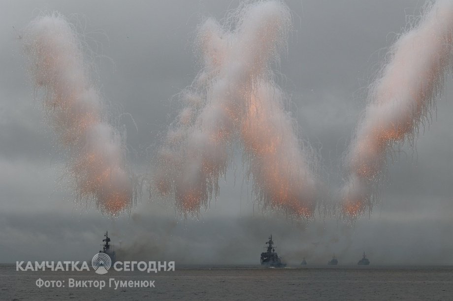 День Военно-Морского Флота в центре Петропавловска-Камчатского. Фоторепортаж. фото: Виктор Гуменюк. Фотография 50