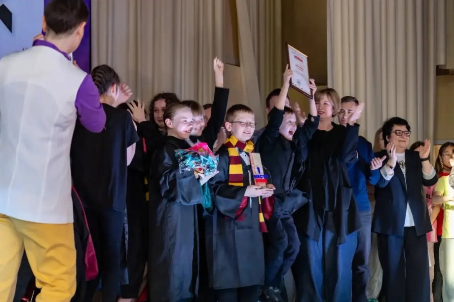 Лучшим актёром Детской КВН-лиги на Камчатке признан школьник из Тиличик. Фото: КамчатГТУ. Фотография 1