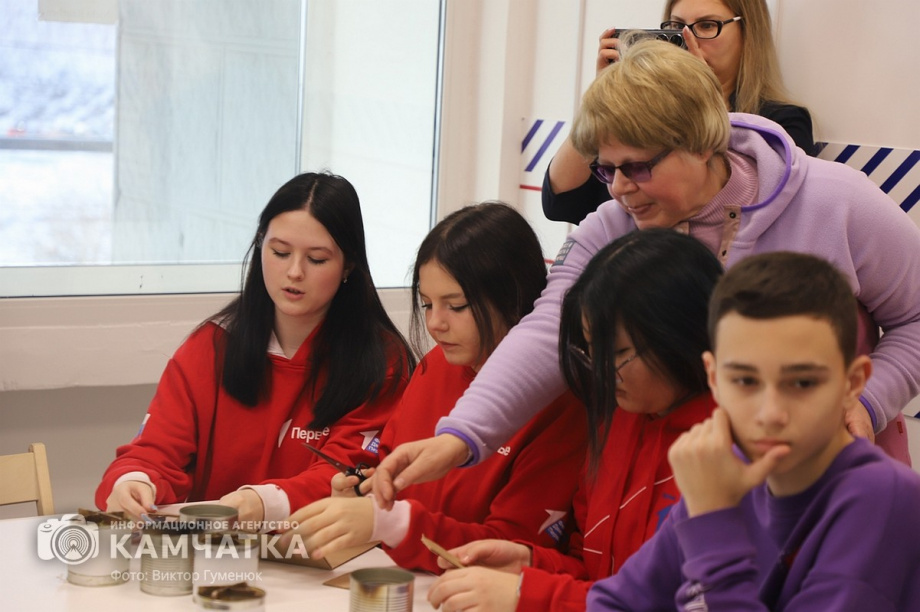 Штаб общественной поддержки открыт в краевой столице Камчатки. Фото:Виктор Гуменюк. Фотография 56